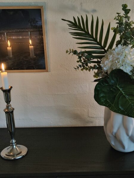 Skulpturel buket i hvid
